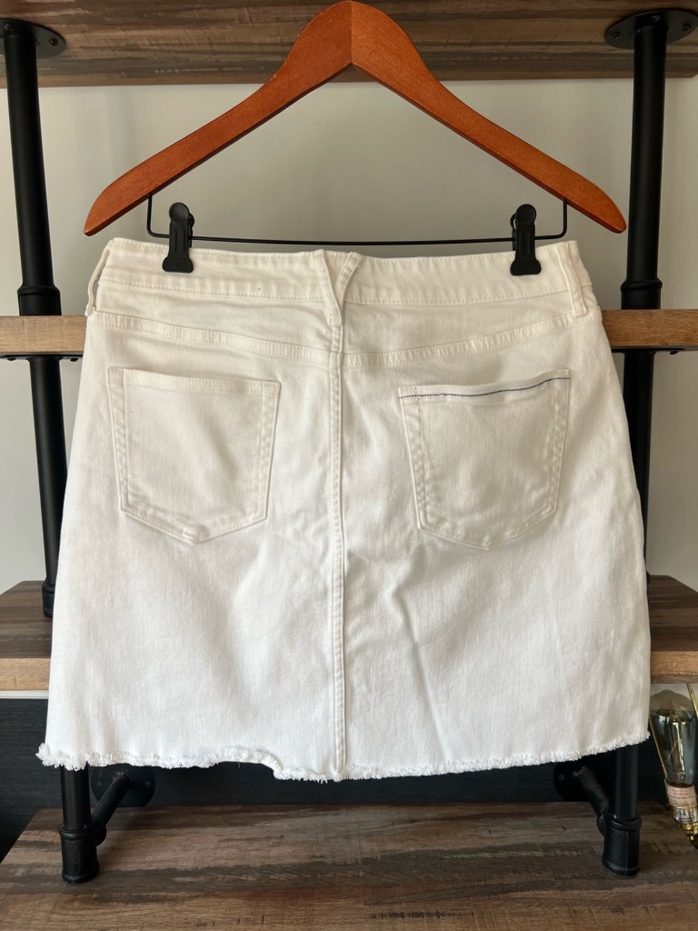 Vineyard Vines White Denim Mini Skirt Size 10 - Picture 9 of 9